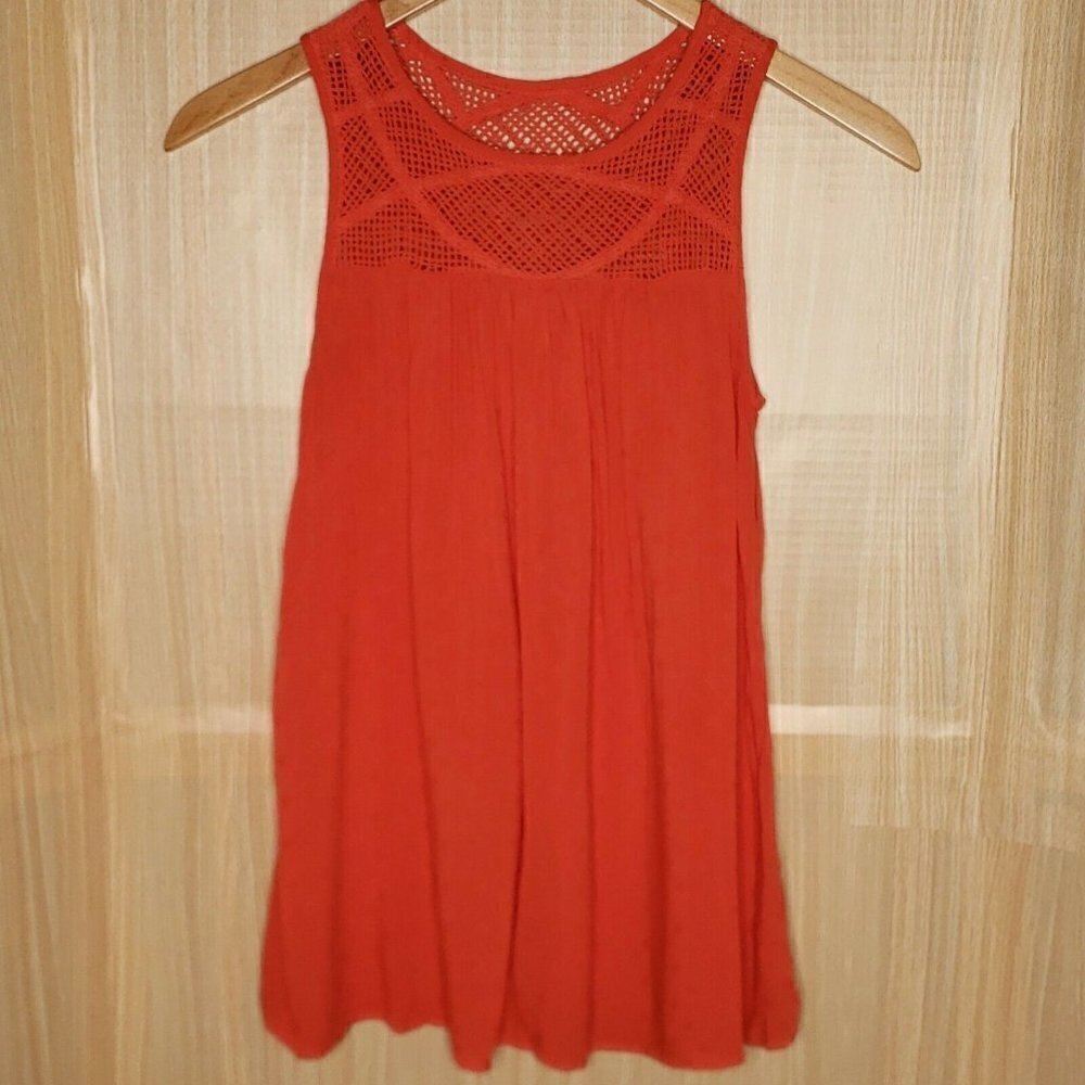 Liz Lange Maternity Sleeveless Flowy Top Small